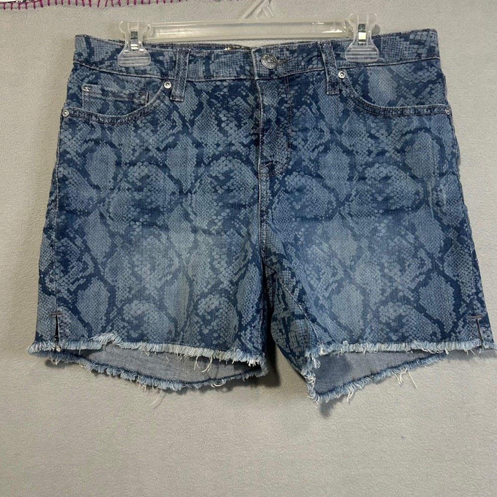 Seven For all mankind Weekend Shorts Women's Size 8‎ Blue Snakeskin raw Hem